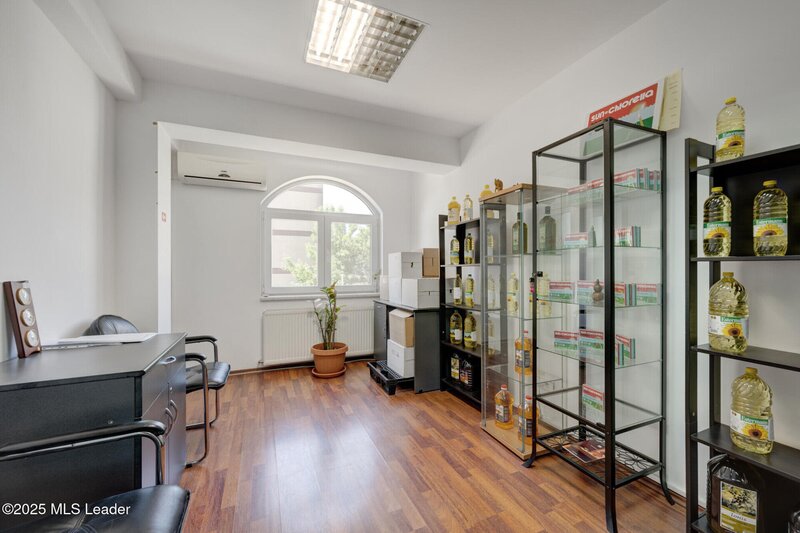 Floreasca, Pescariu, cladire multifunctionala de vanzare,