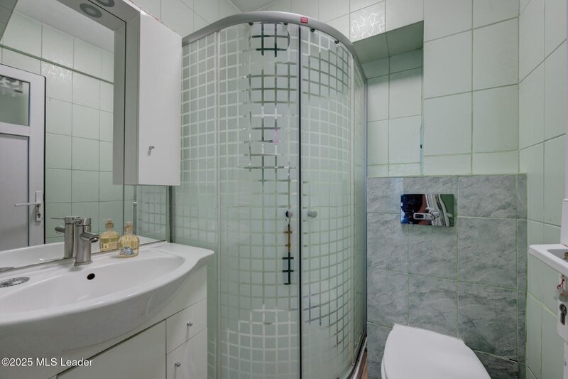 Floreasca, Pescariu, cladire multifunctionala de vanzare,