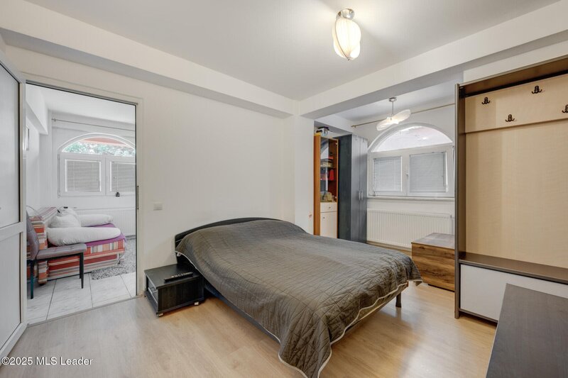 Floreasca, Pescariu, cladire multifunctionala de vanzare,
