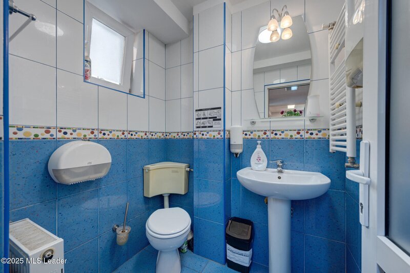 Floreasca, Pescariu, cladire multifunctionala de vanzare,